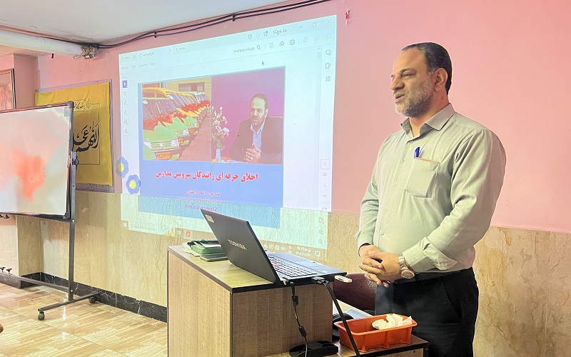 جلسه توجیهی رانندگان سرویس ها در مدرسه بنت الهدی صدر (آشیانه مهر)